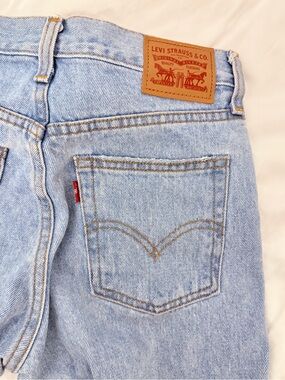 Vintage Levi's Light Blue Denim Jeans with Leather Patch